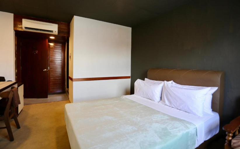 Fata Hotel By Project Borneo 8/11