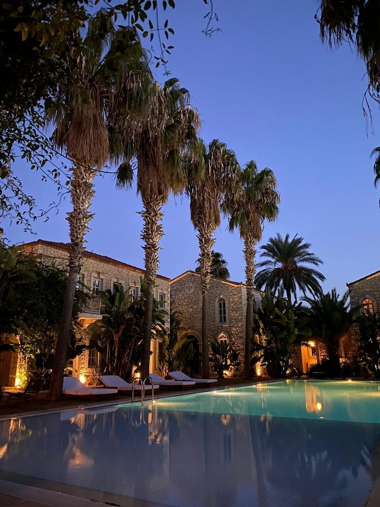 Manastir Alacati Hotel 45/49