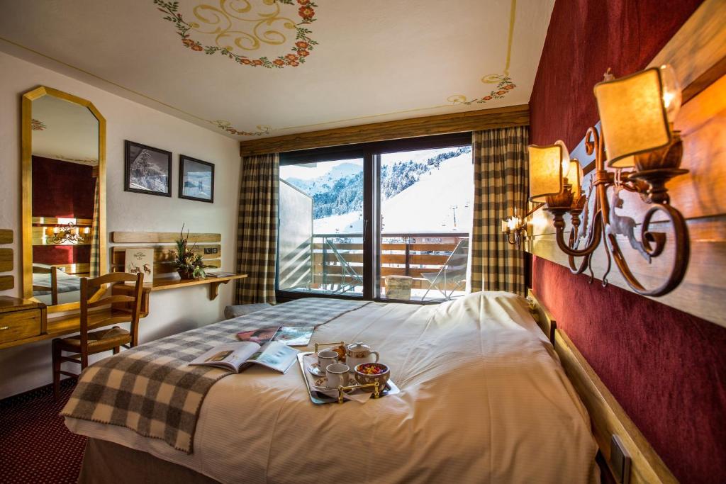 Room, Valley View, Balcony
