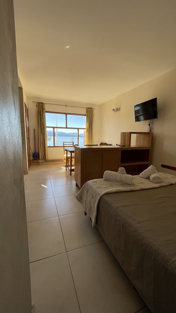 Apartment, Lake View
