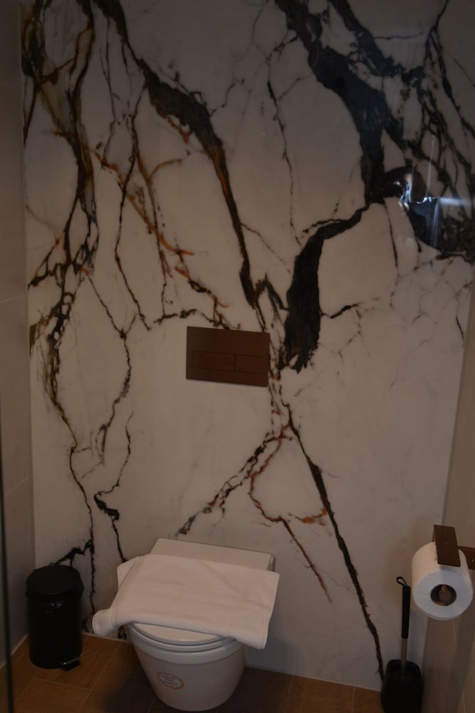 If boutique hotel 37/55