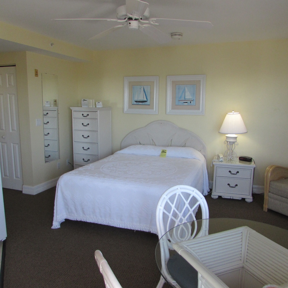 Edison Beach House 24/50
