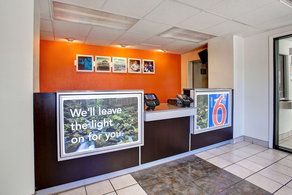Motel6 Sunnyvale, CA - North 6/60