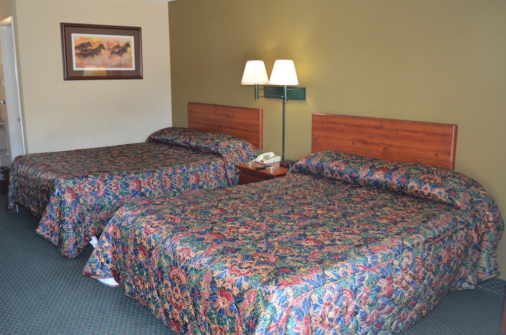 Plaza Inn Big Spring 22/50