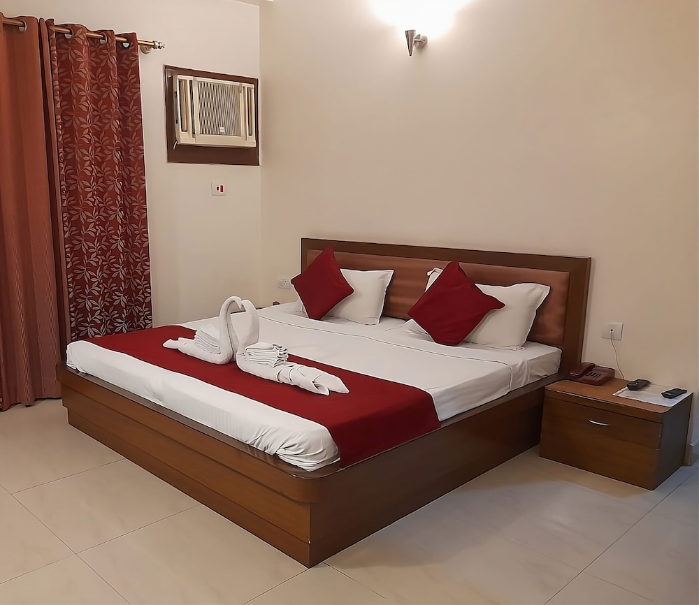Hotel Maiden Residency 12/50