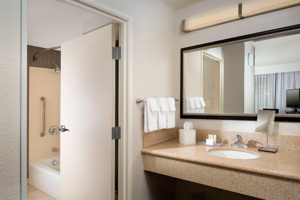 Courtyard By Marriott San Antonio Seaworld Lackland 13/45