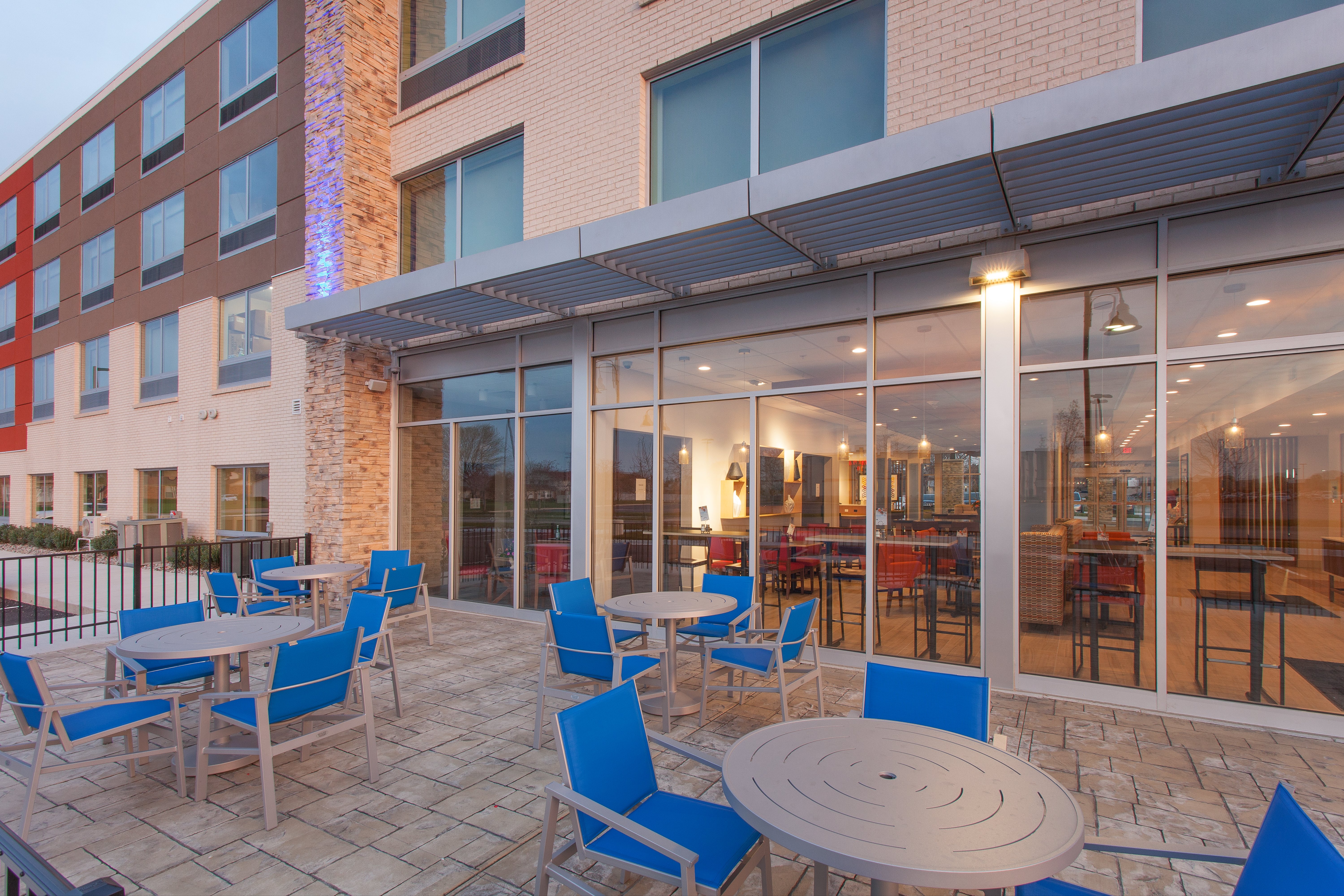 Holiday Inn Express and Suites Sterling Heights-Detroit Area 19/23