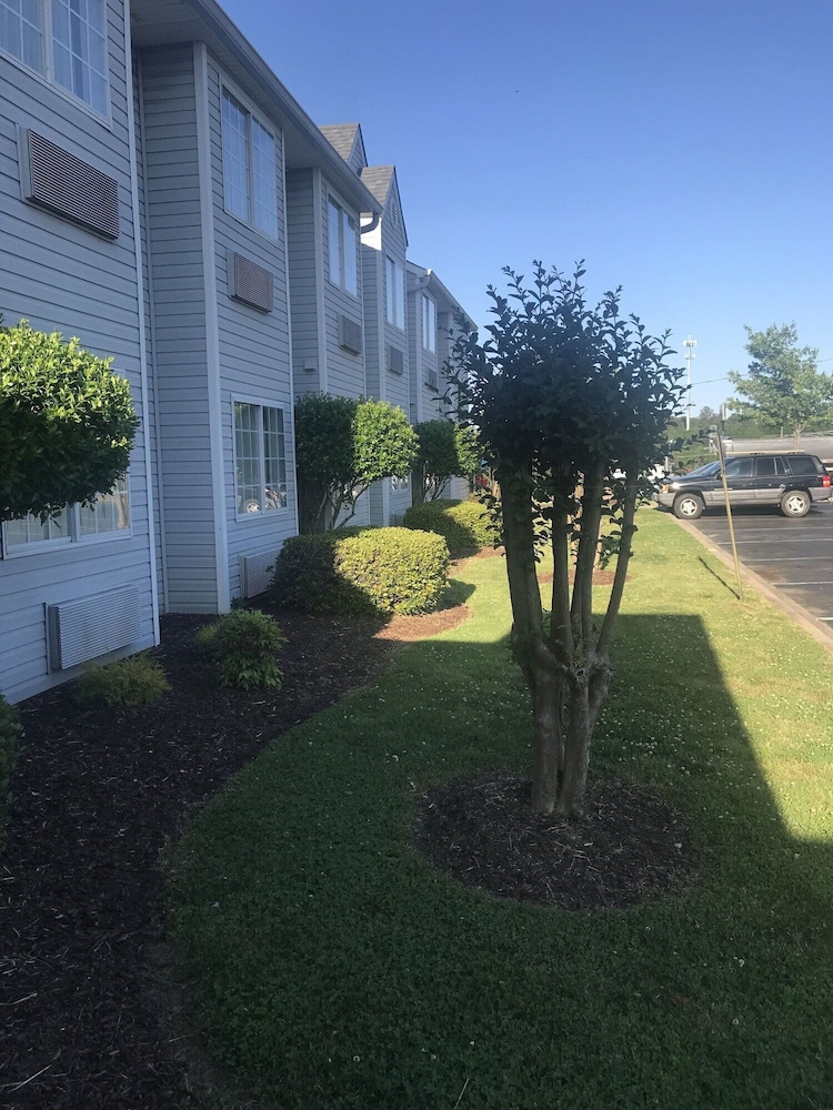 Motel6 Gastonia, NC 52/61