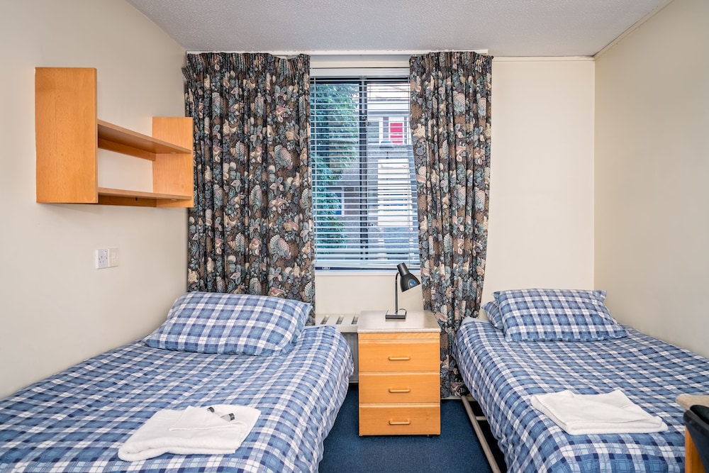 LSE Rosebery Hall 17/50