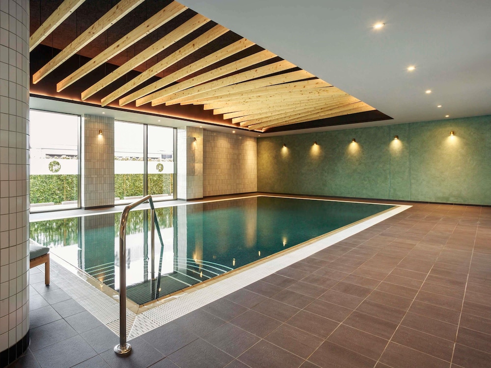 NOVOTEL CAMBRIDGE NORTH 34/70