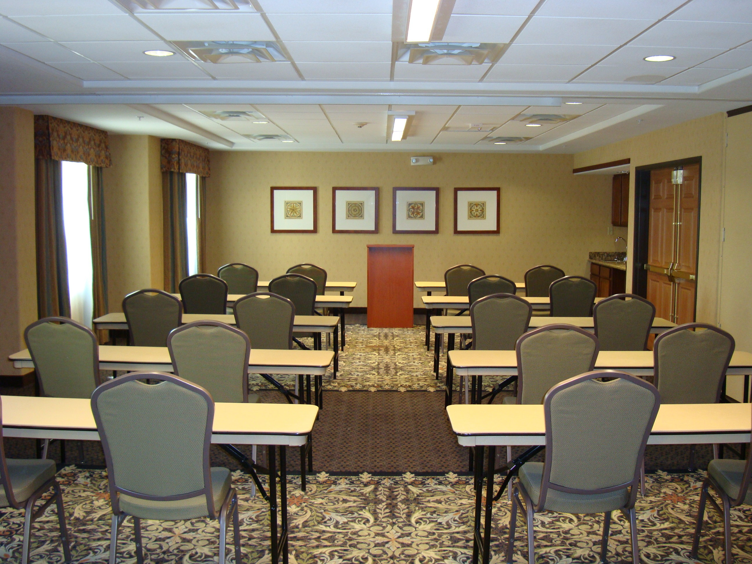 Staybridge Suites Phoenix-Glendale 58/65