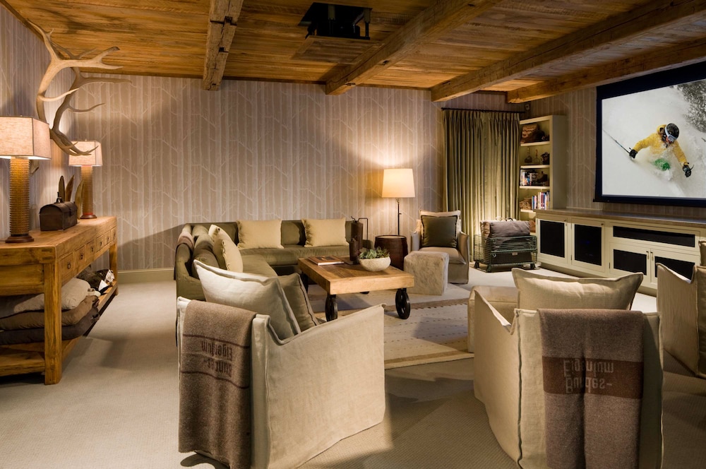 Eleven Experience Scarp Ridge Lodge 24/50