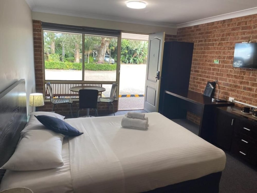 Lake Macquarie Motor Inn 20/50