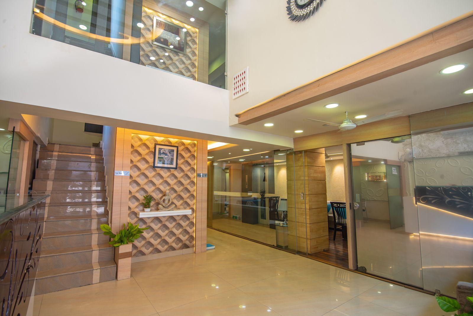 Fabhotel Morya Regency 6/17