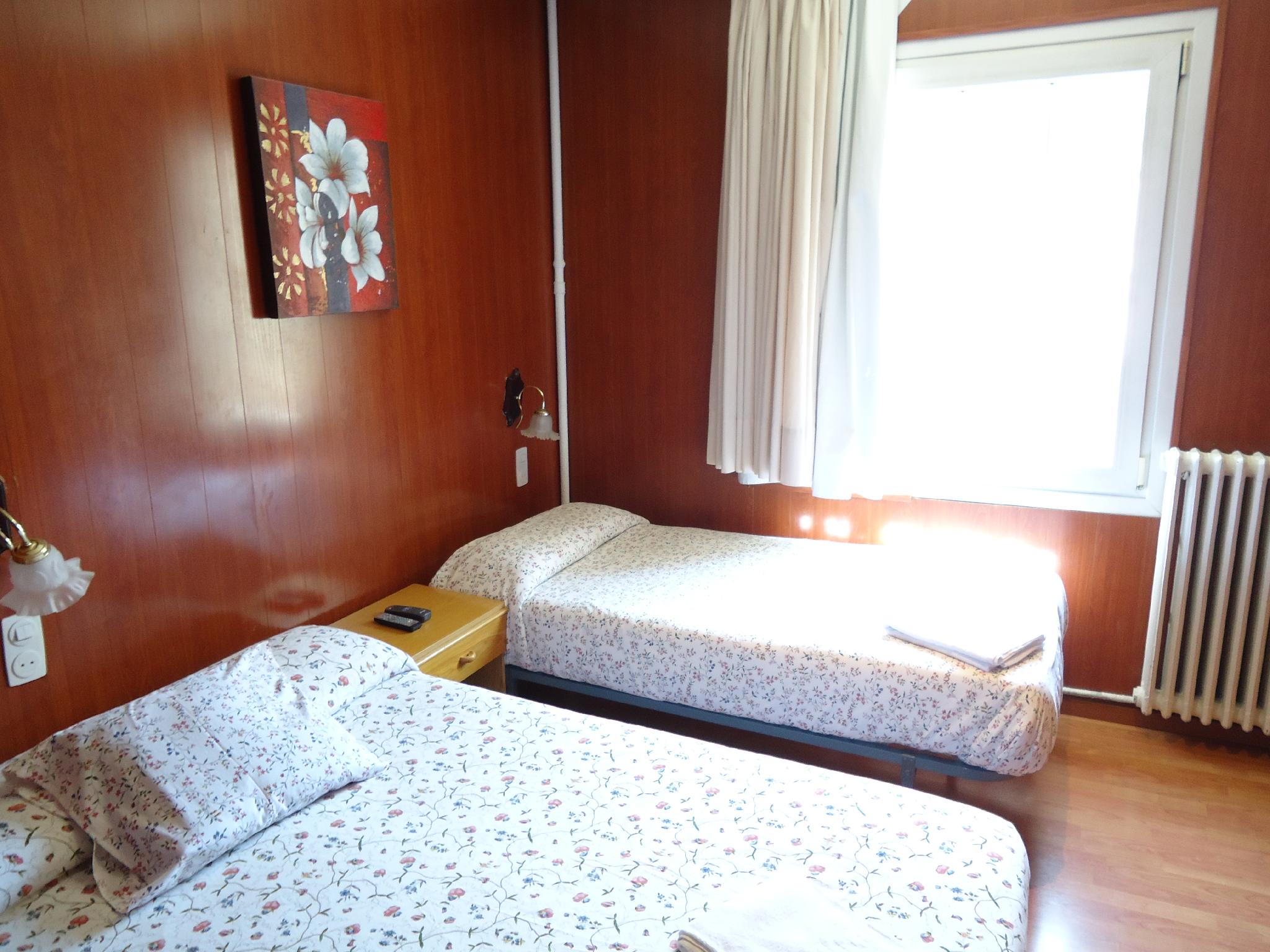 Hostal Porta De Nuria 9/23