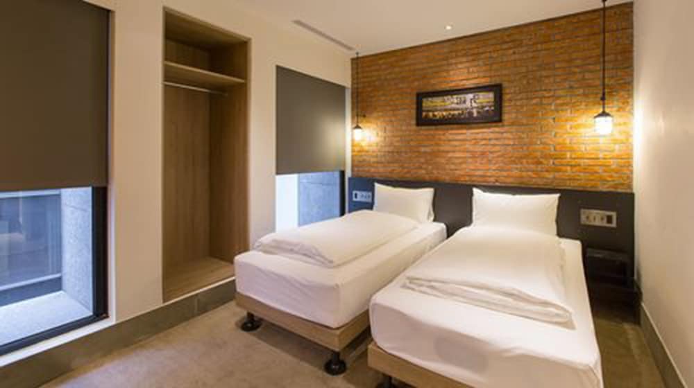 Check Inn Hotel 19/70