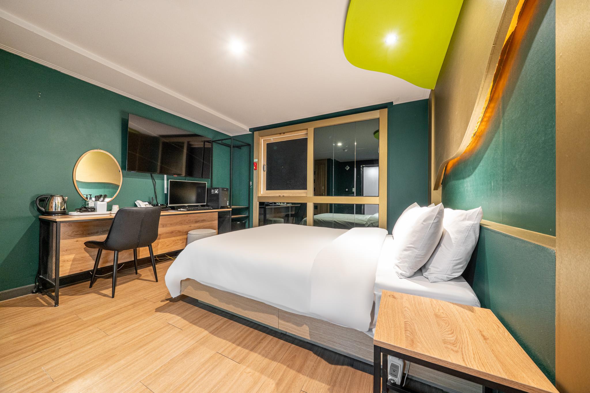 S1 Motel 16/57