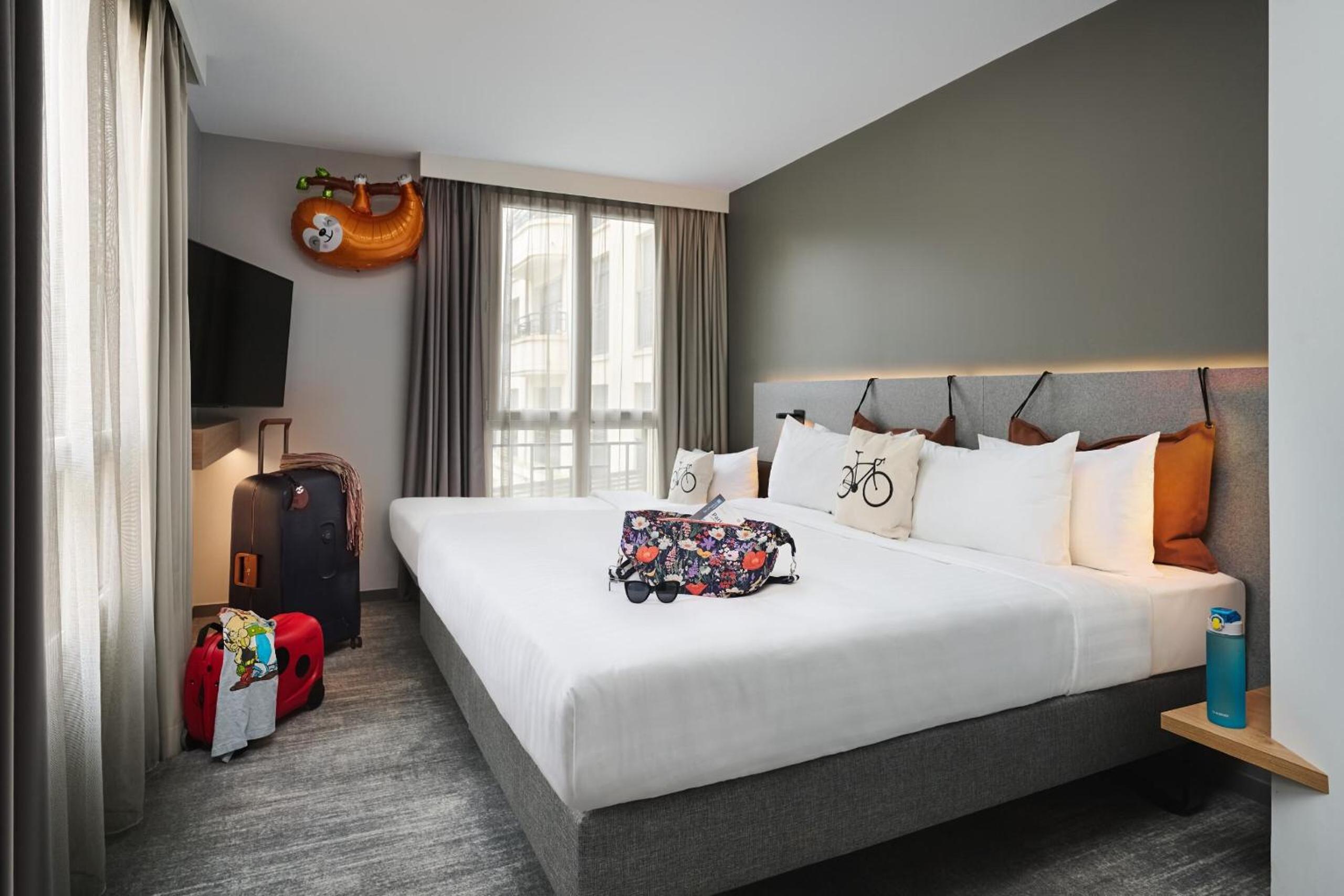 Moxy, Suite, Queen Bed
