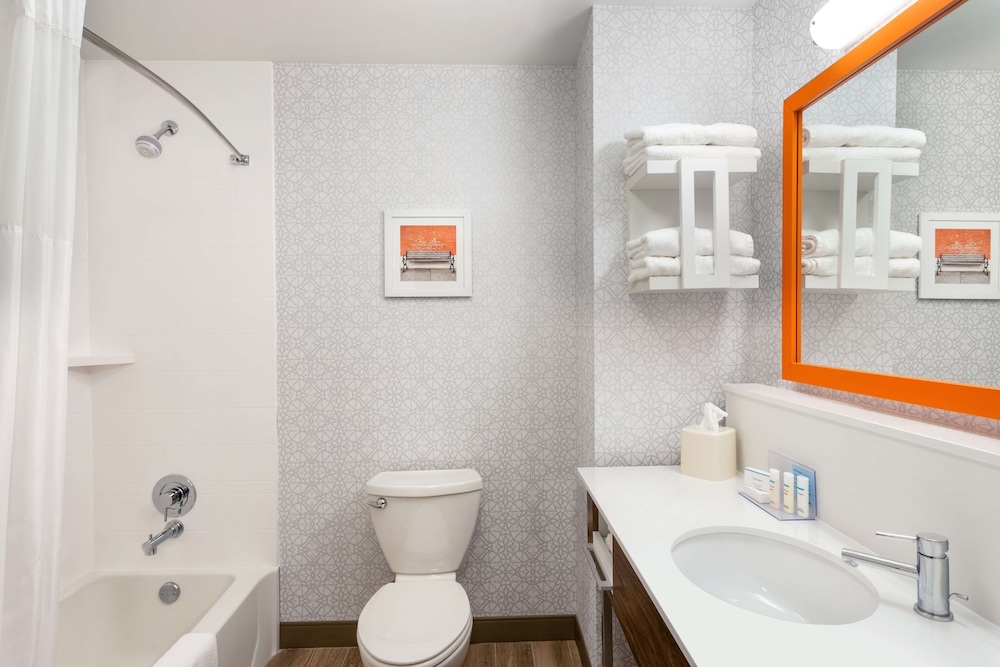 Hampton Inn St Louis Columbia 12/37