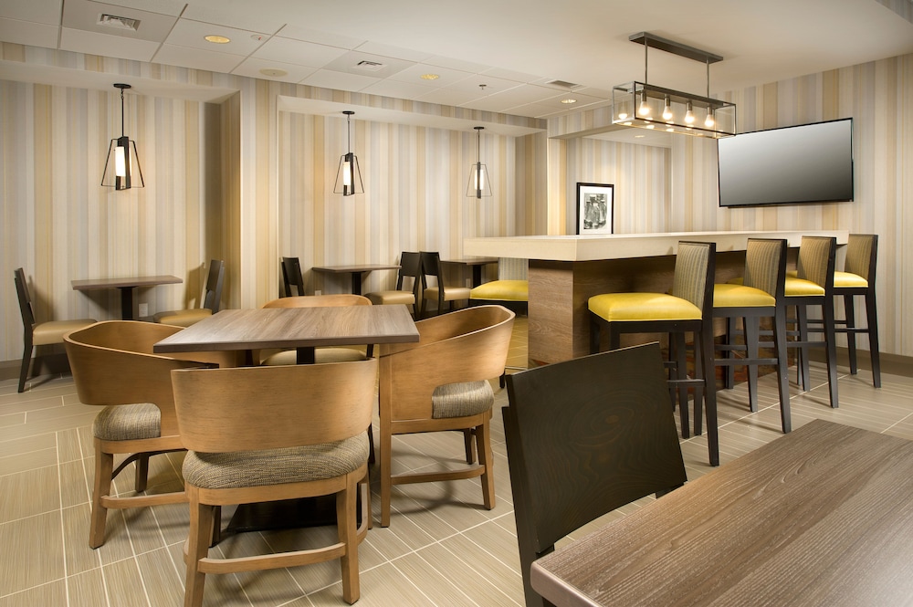 Holiday Inn Express Boston North -Woburn 47/50