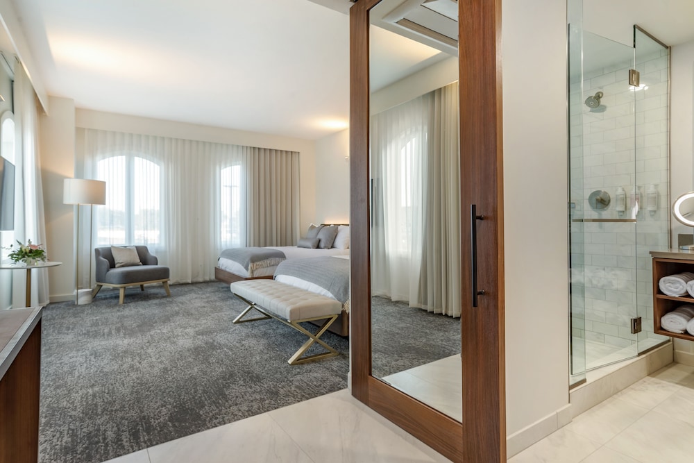 One11 Hotel 24/68
