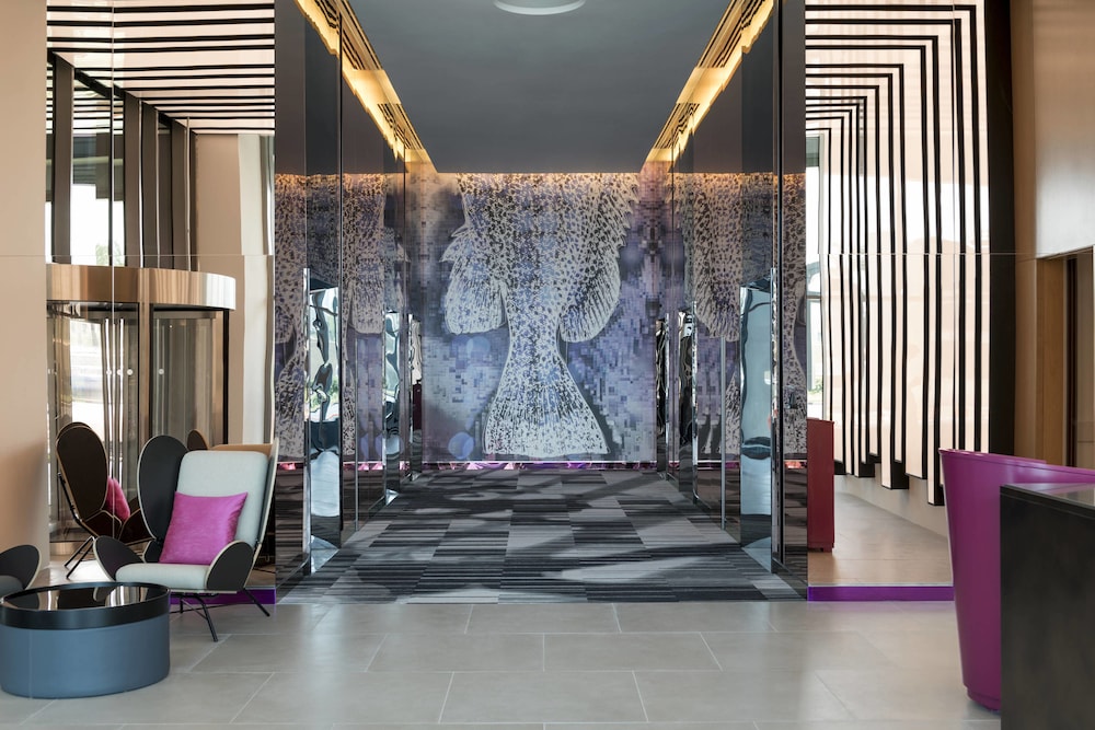 Aloft Dubai Creek 30/63