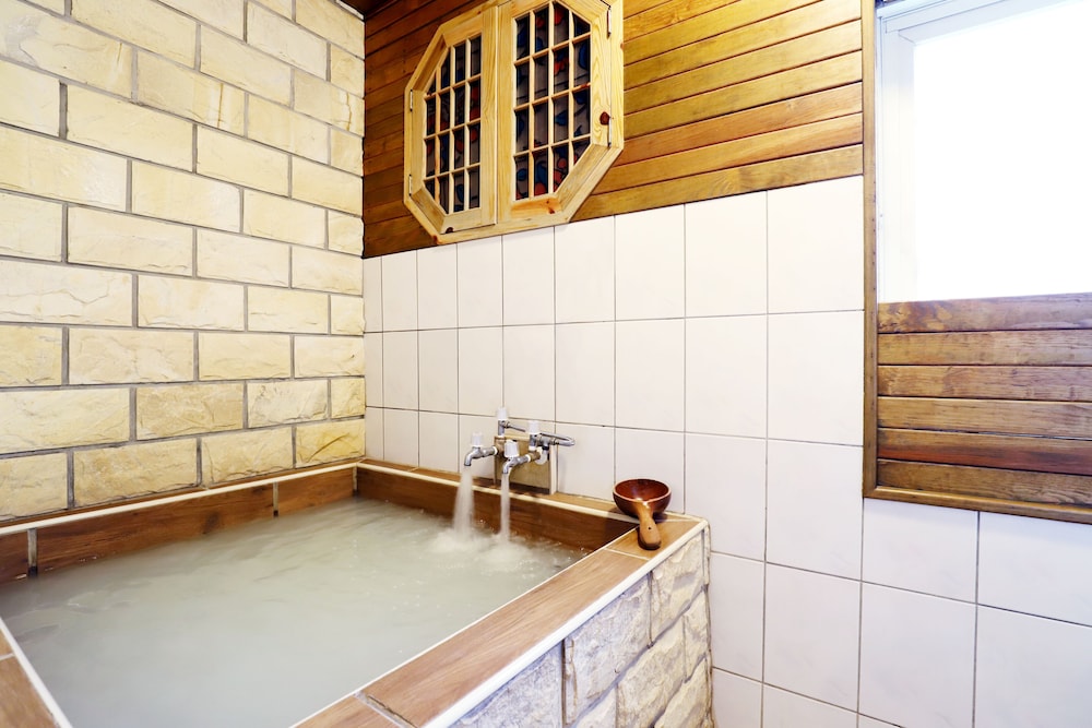 Gorgeous Hot Spring Resort 35/50
