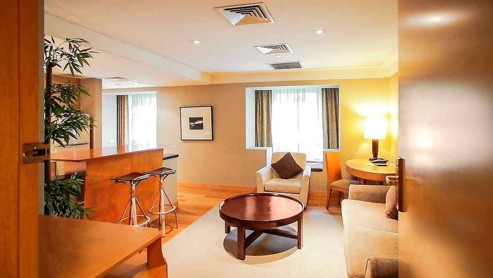 Amara Singapore 32/59