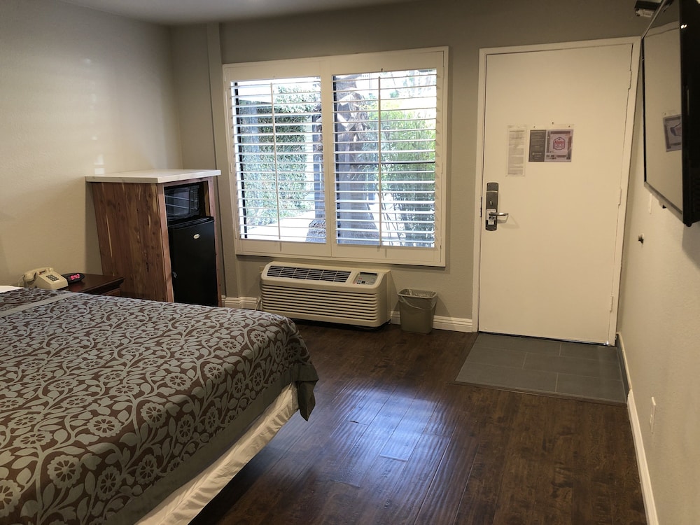 Alamo Inn Suites 42/61