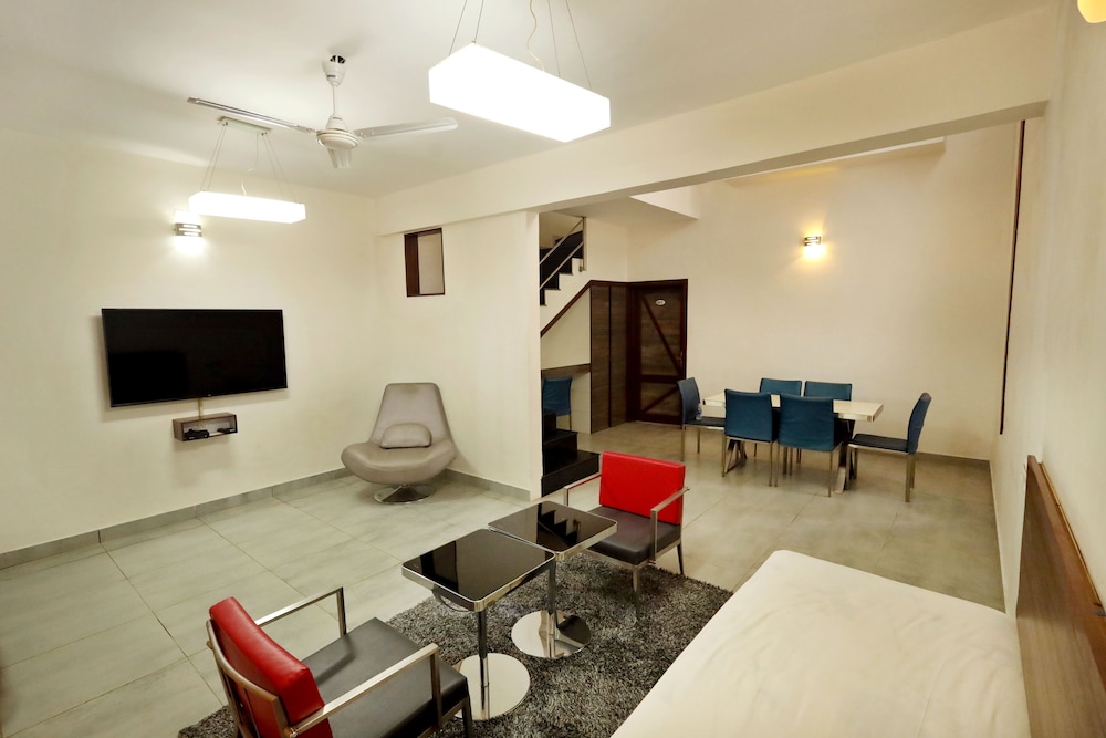 Humming Bird Resort 29/50
