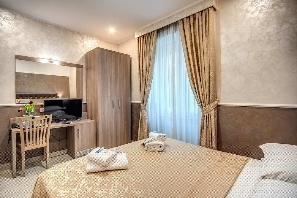 Adas Hotel 56/80