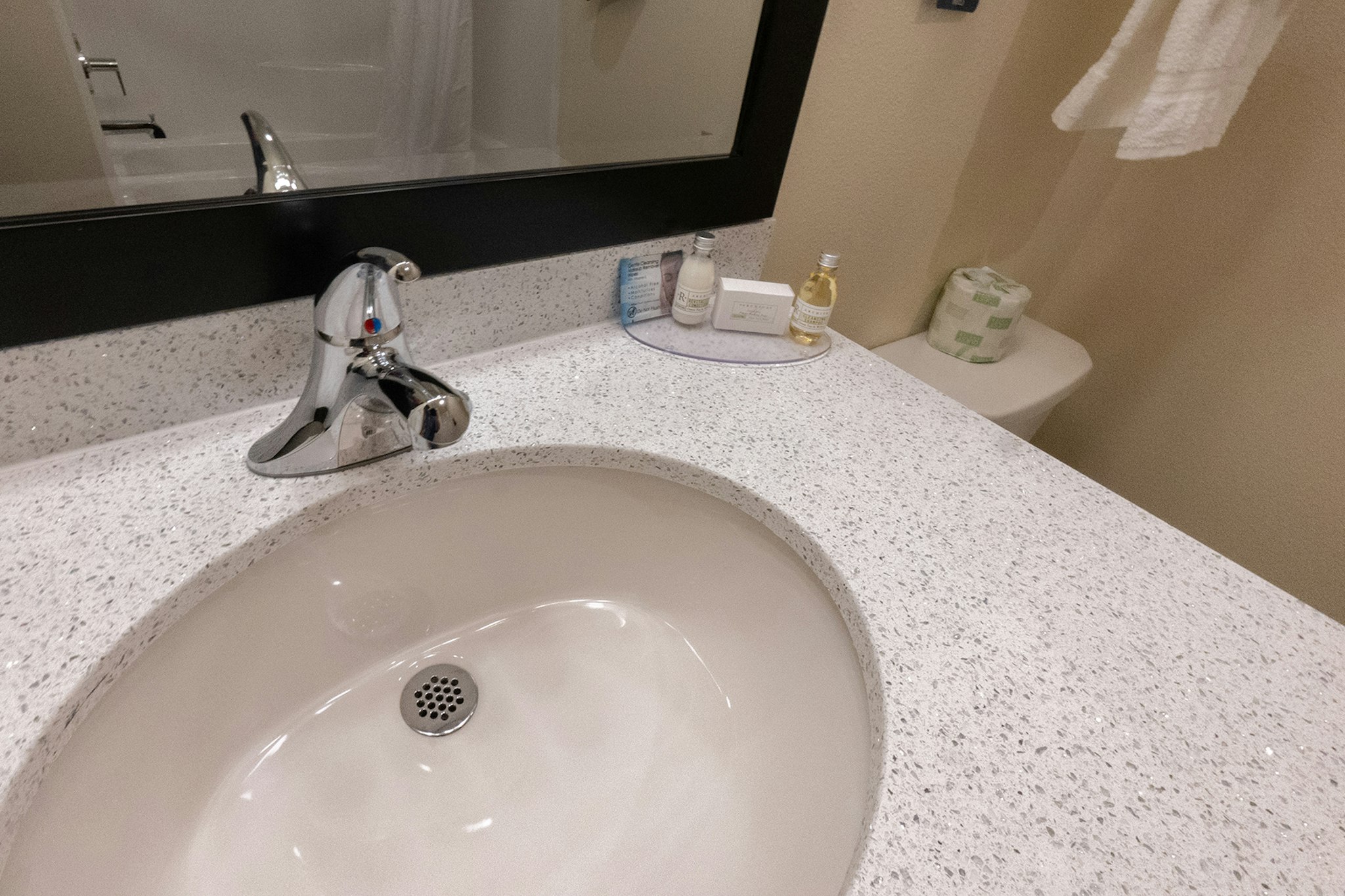 Cobblestone Hotel & Suites-Sheldon 27/27