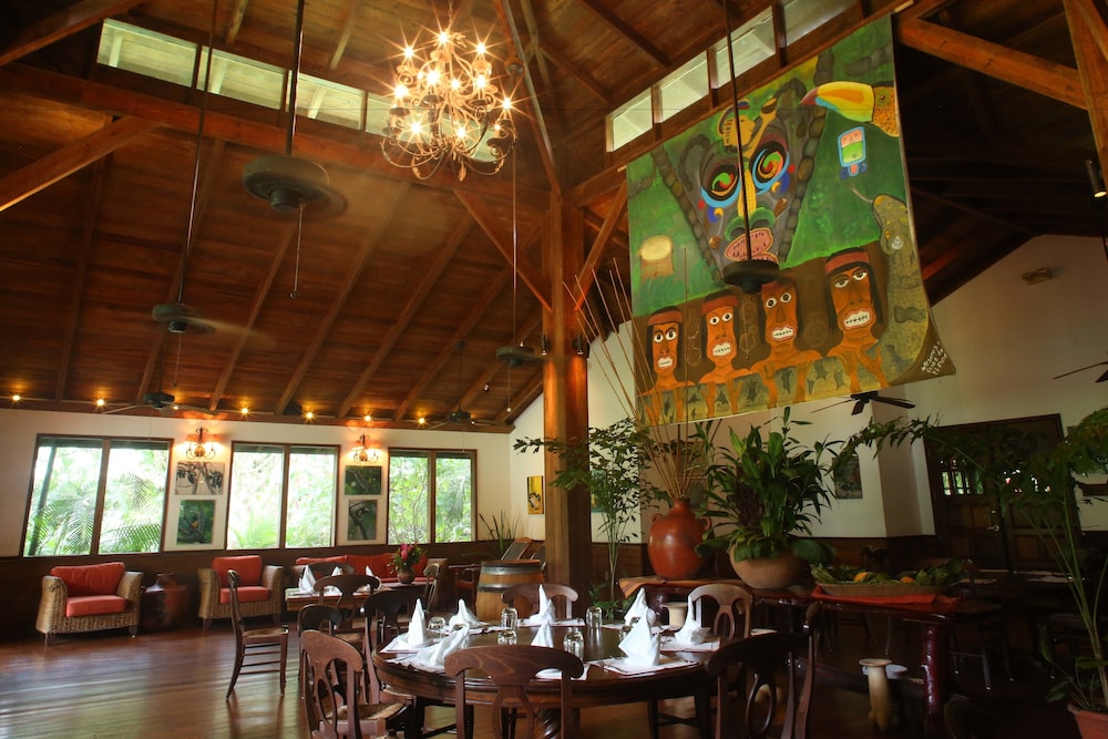 THE LODGE AT PICO BONITO 59/76