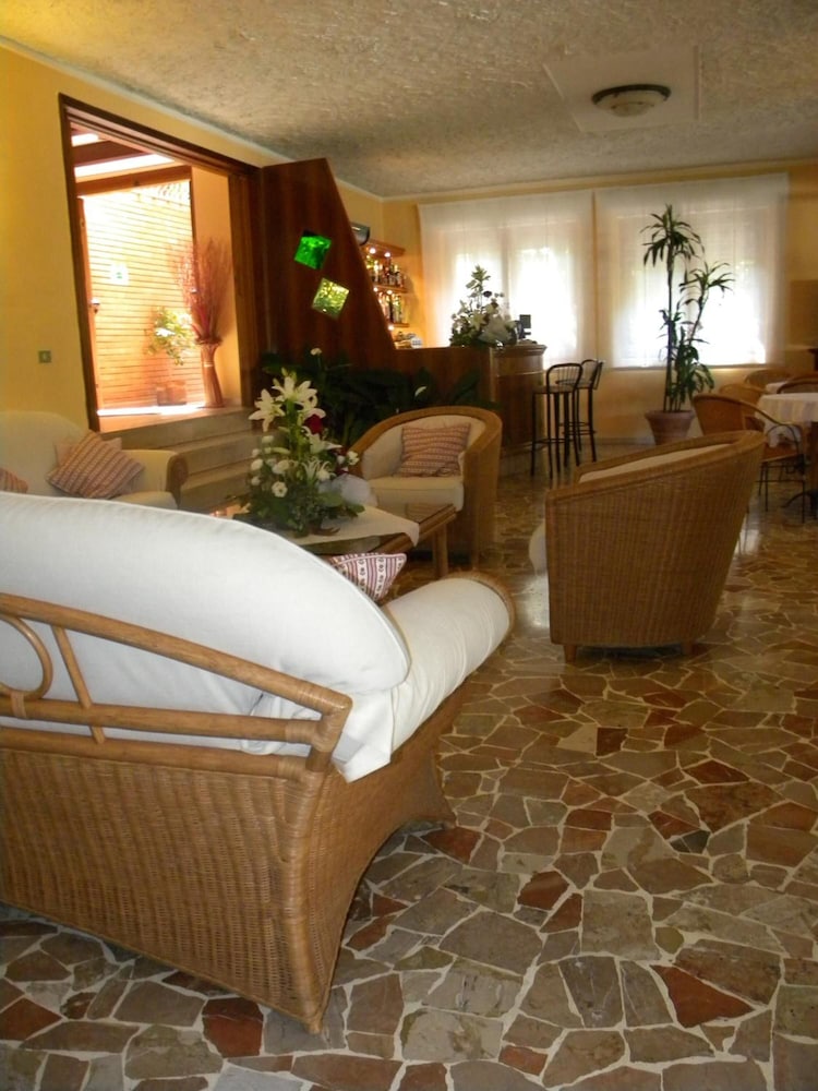 Hotel La Rosa Del Tirreno 16/40