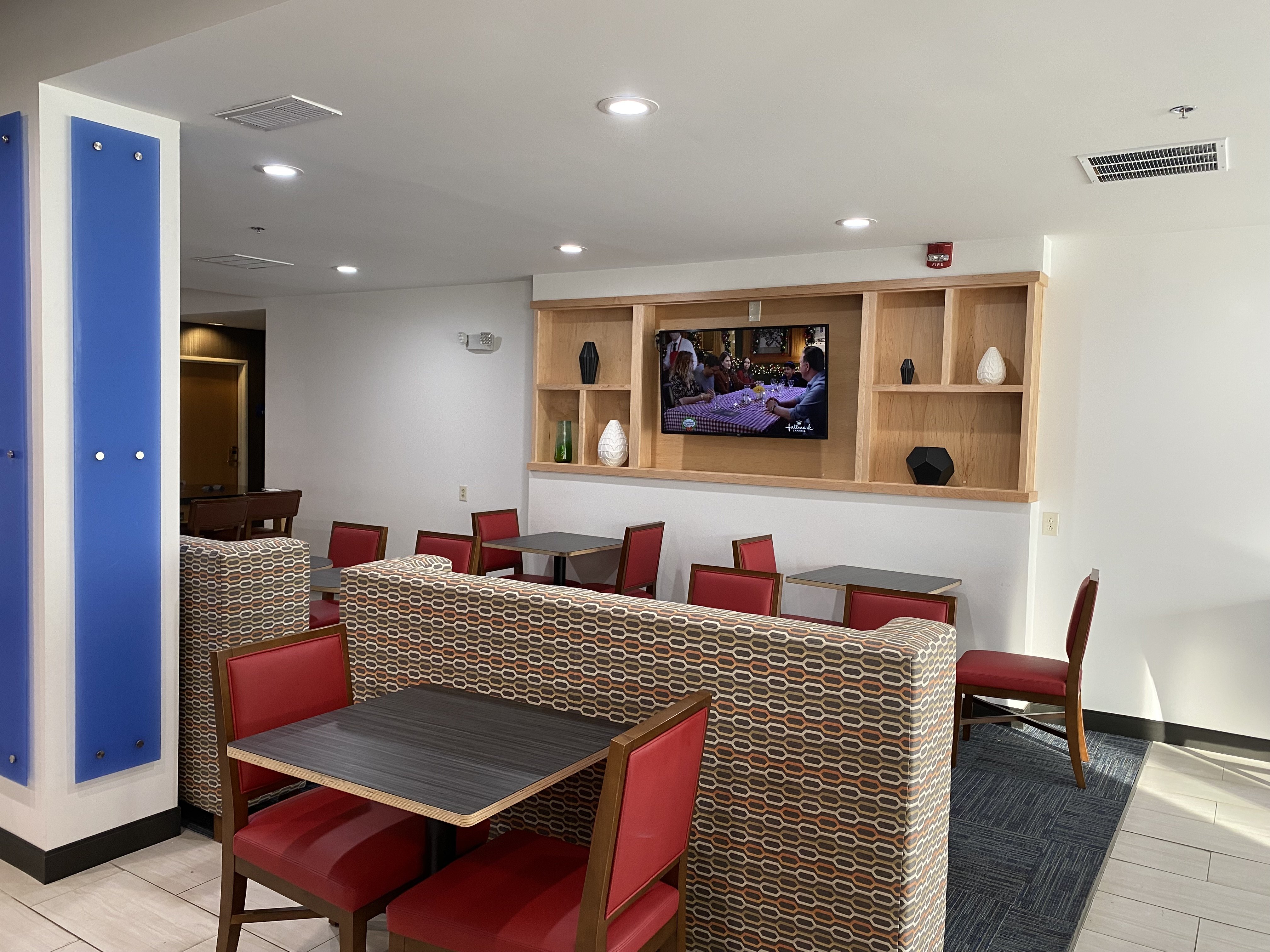 Holiday Inn Express Hotel Suites Logansport 63/70