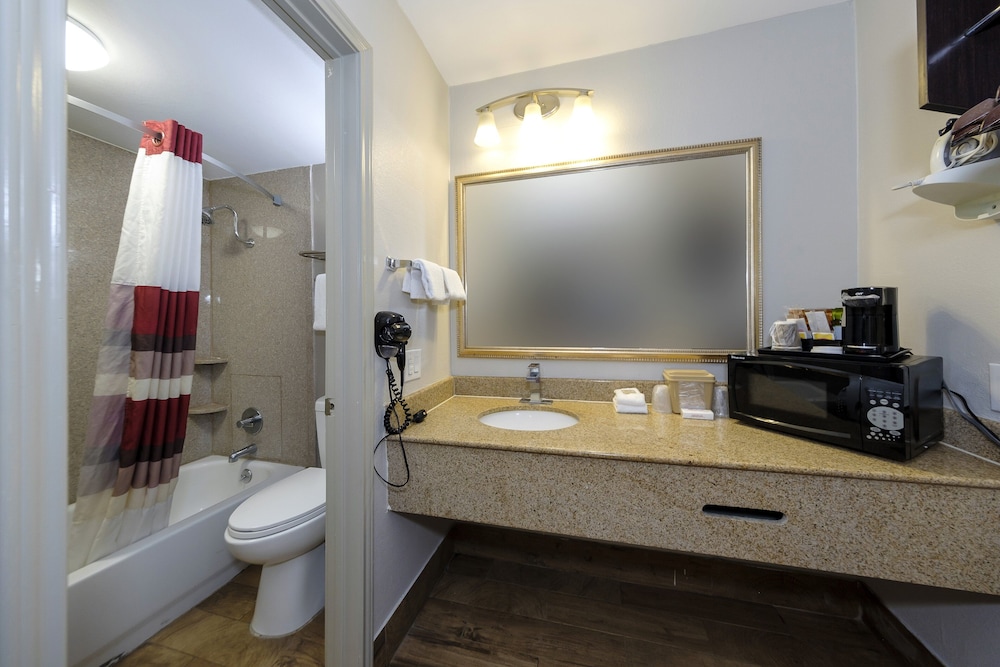 Red Roof Inn Arlington (ex Knights Inn Arlington ) 14/20