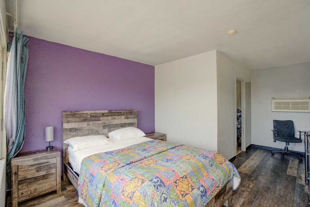 Room, Queen Bed