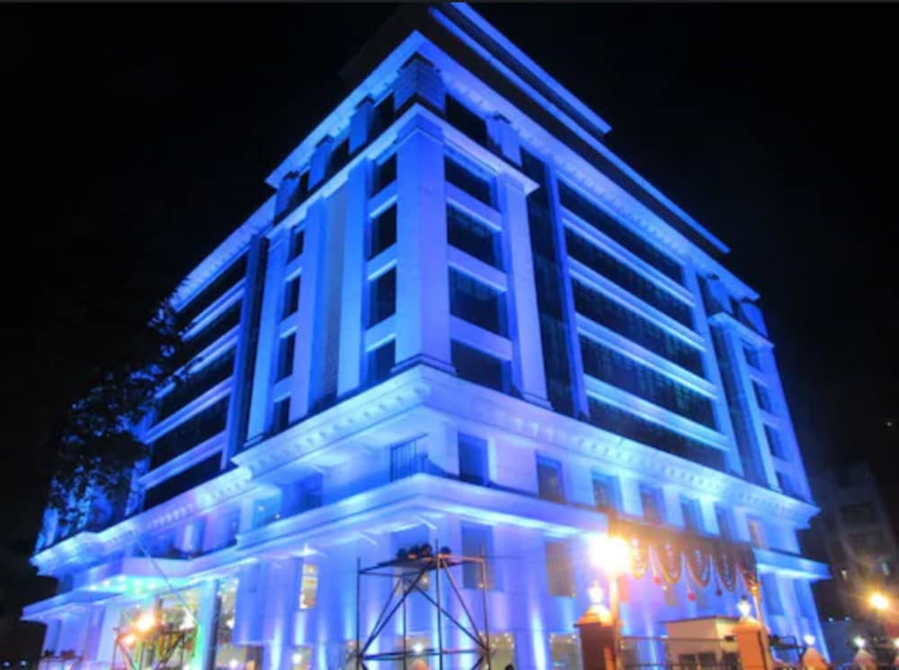 The Byke Suraj Plaza 36/64
