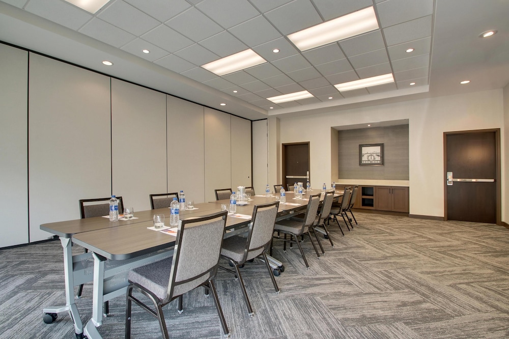 Hyatt Place Milwaukee Downtown 61/71