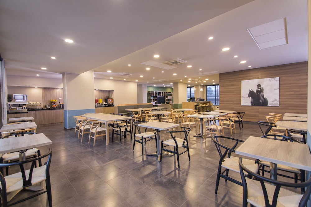 City Express Plus by Marriott Bogota Aeropuerto 50/62