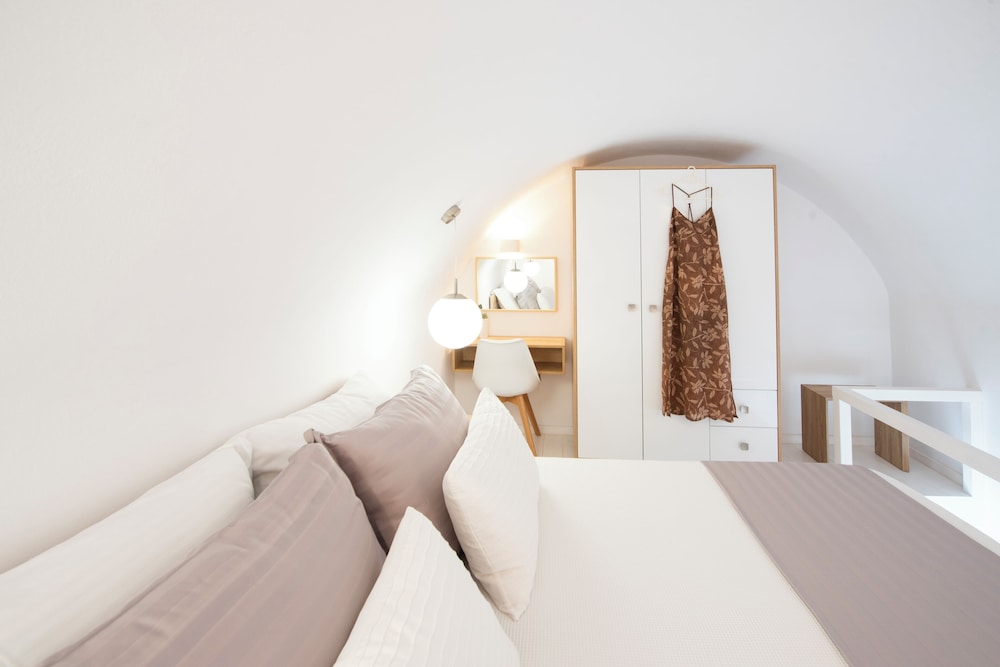 White Orchid Luxury Suites 23/50