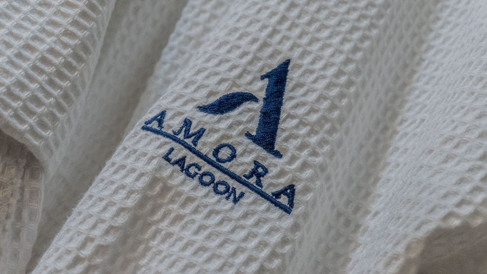 Amora Lagoon photo3