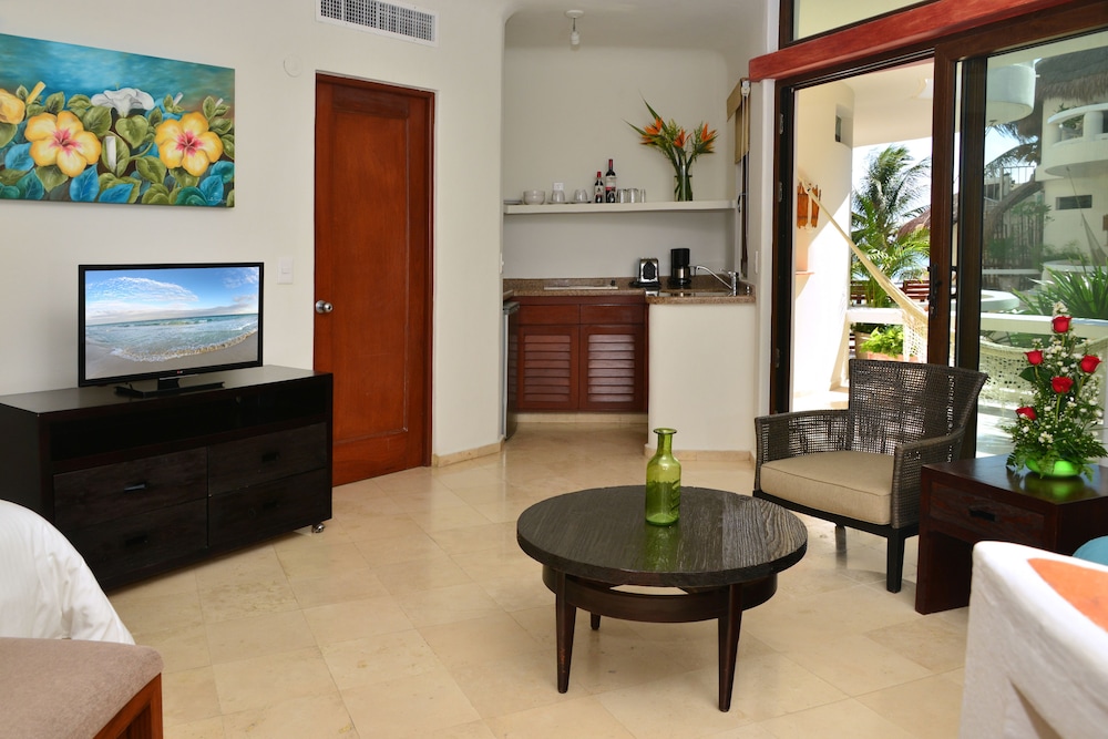 Playa Palms Hotel 49/69
