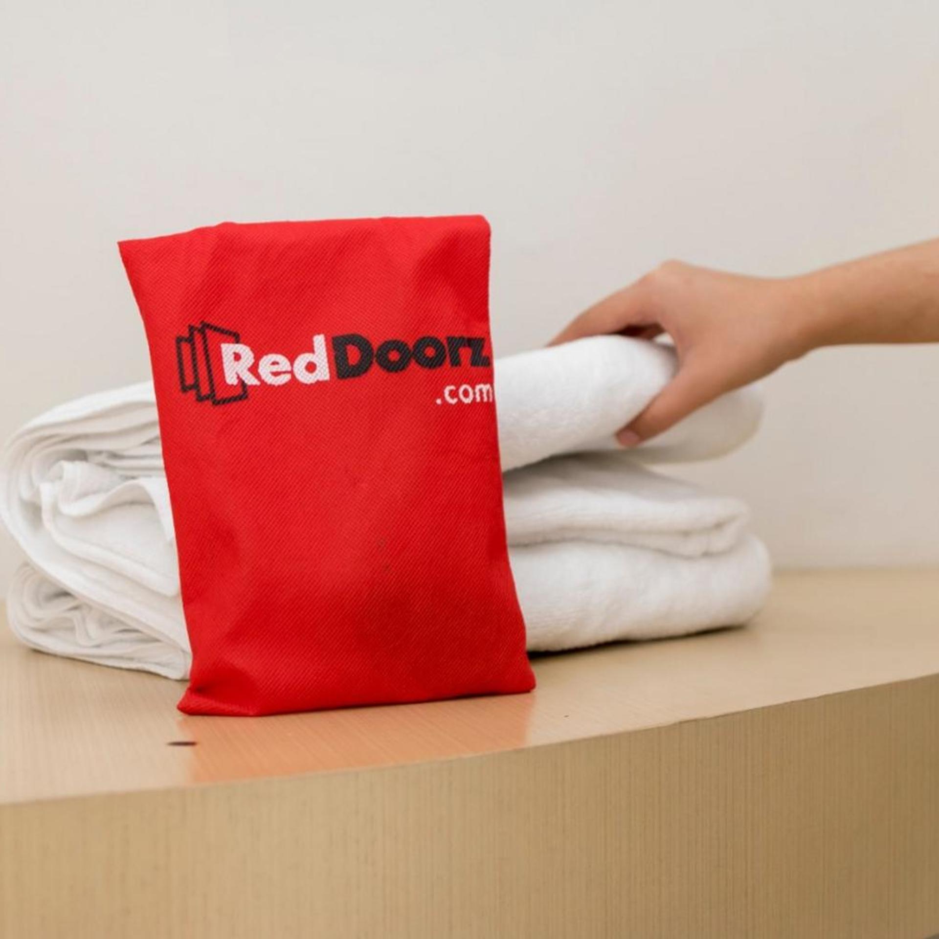 RedDoorz Plus near Tugu Mercusuar Anyer 23/50