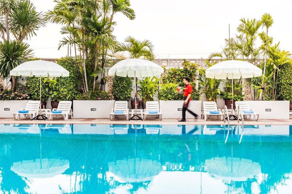 Bangkok Palace Hotel 71/75