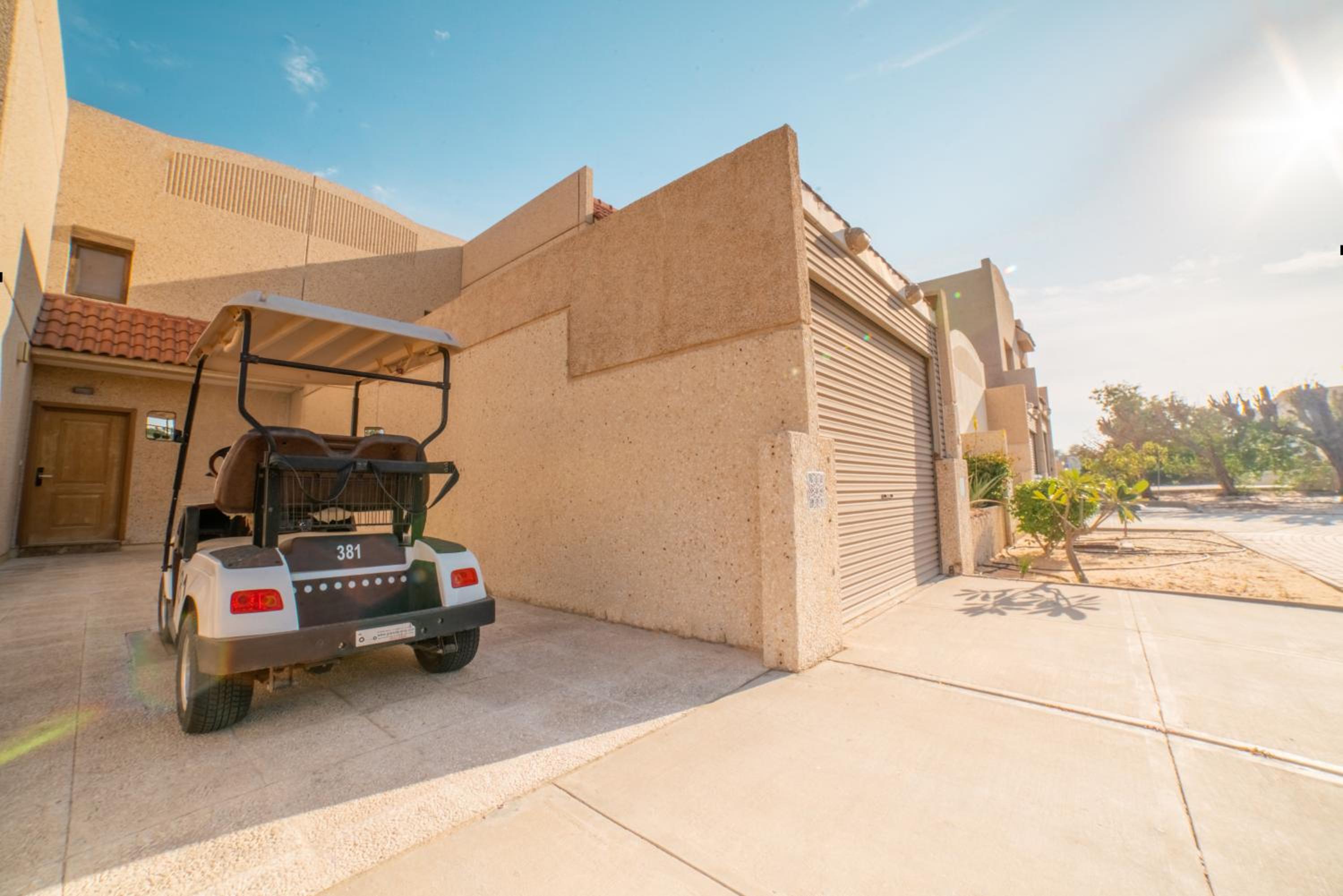 منتجع شاطئ النخيل(Palm Beach Resort) 66/73