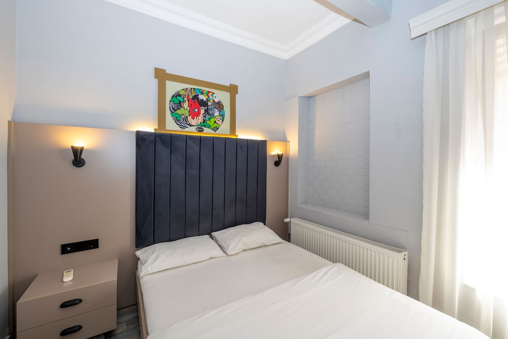 1 BEDROOM, STUDIO, SUITE, SOFA
