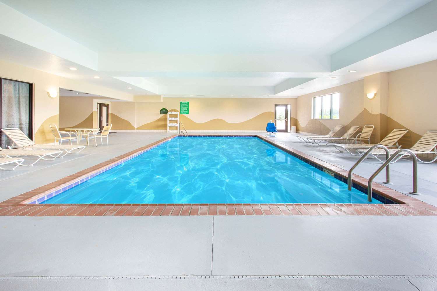 Wingate By Wyndham Indianapolis Airport Plainfield 4/17