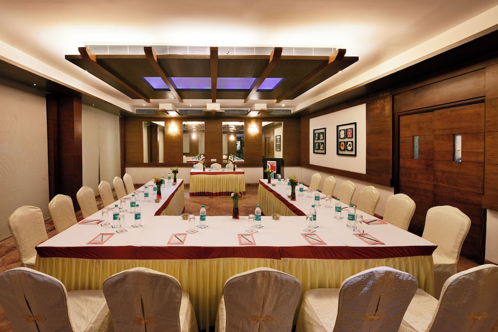 KESHAV CLARKS INN 21/21