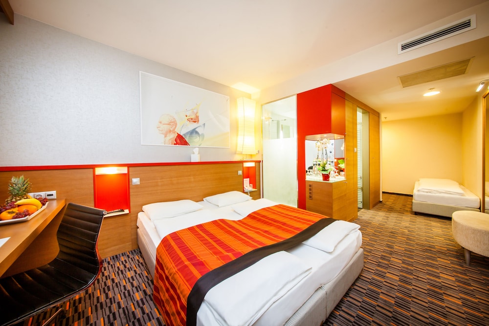 STANDARD, DOUBLE OR TWIN BED